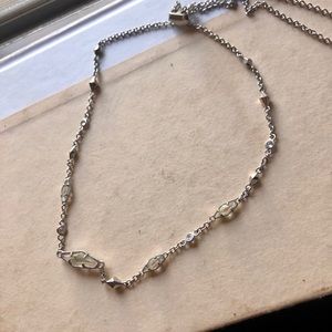 Kendra Scott necklace